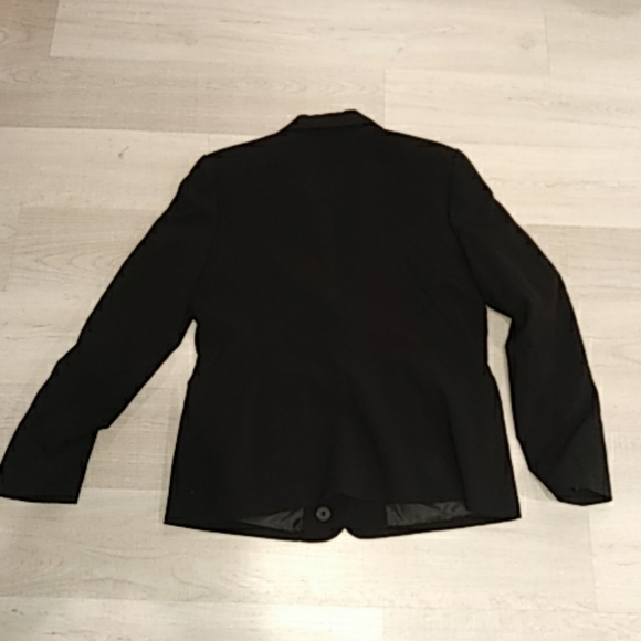 Two button blazer - Picture 4 of 6